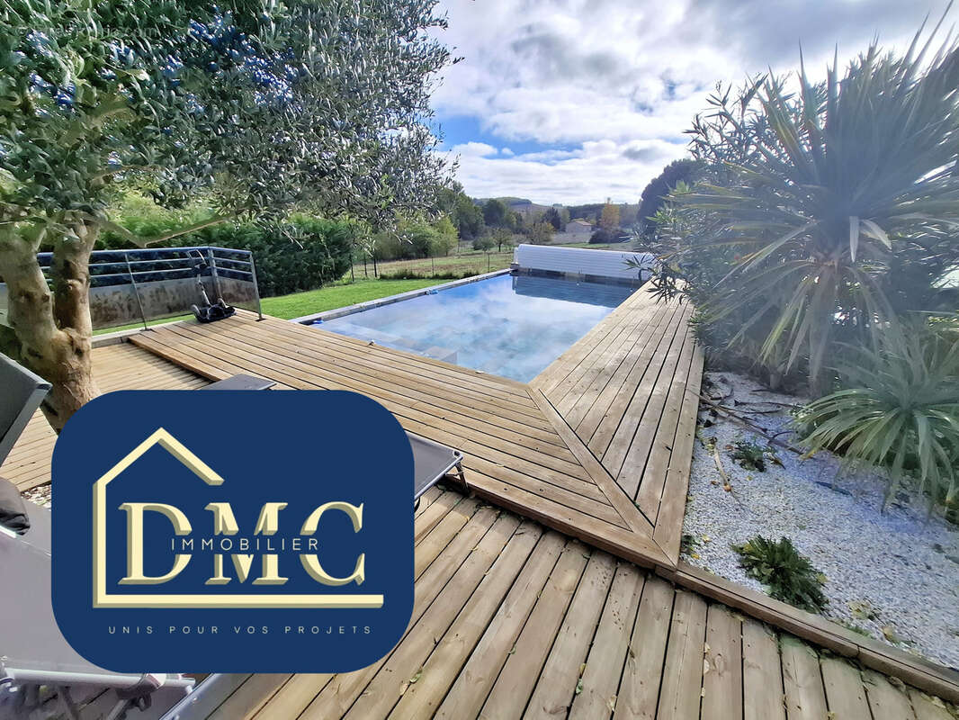 Maison avec piscine et grand garage - photo 11