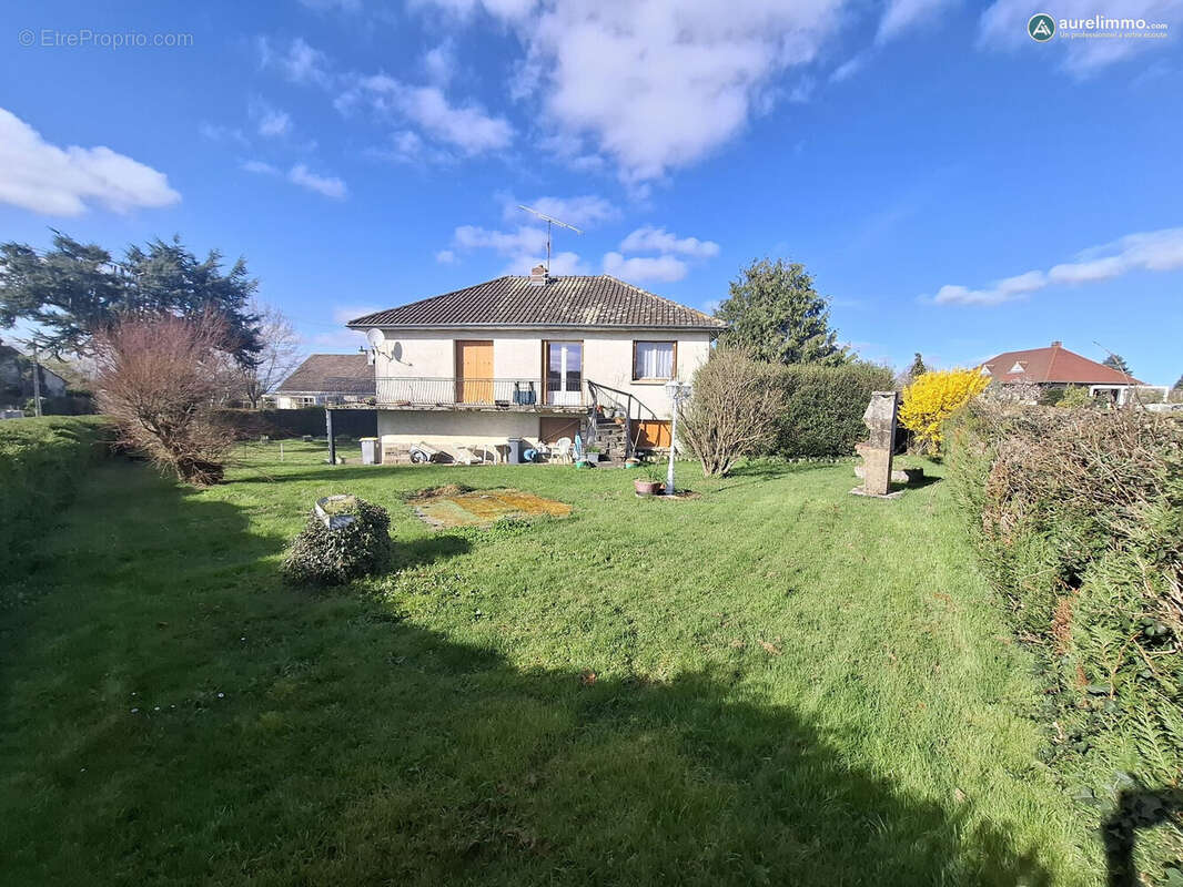 Maison à NERIS-LES-BAINS