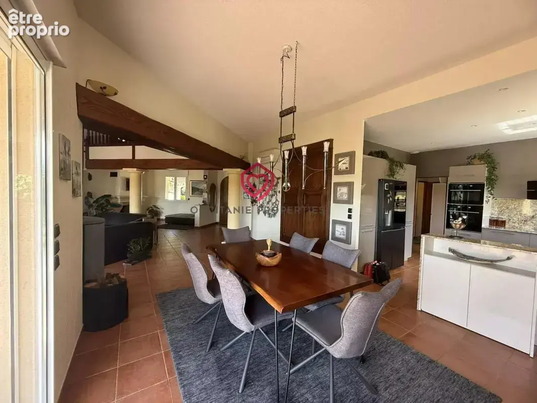 Magnifique maison avec un beau terrain, piscine et garage - photo 8