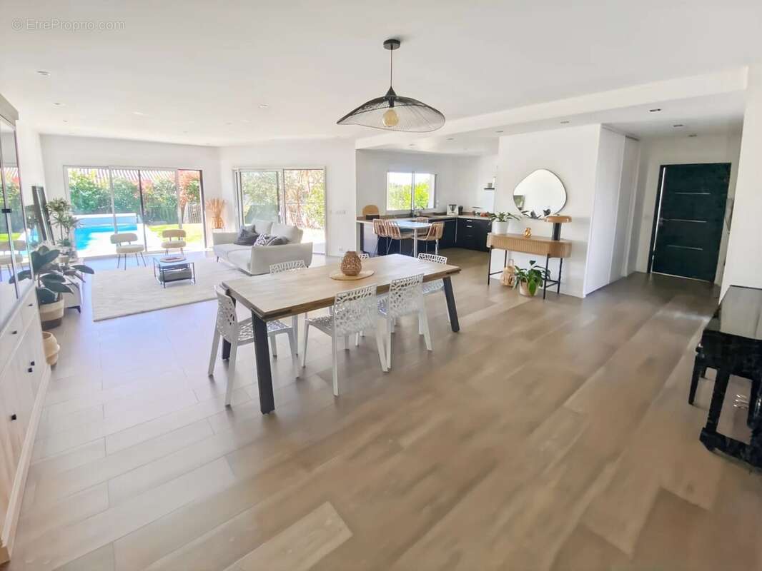 Maison à CASTELGINEST