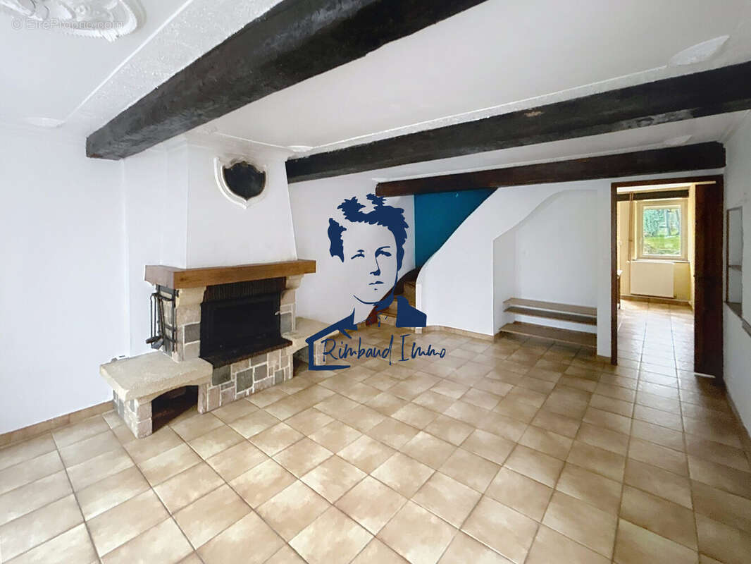 Maison à PRIX-LES-MEZIERES