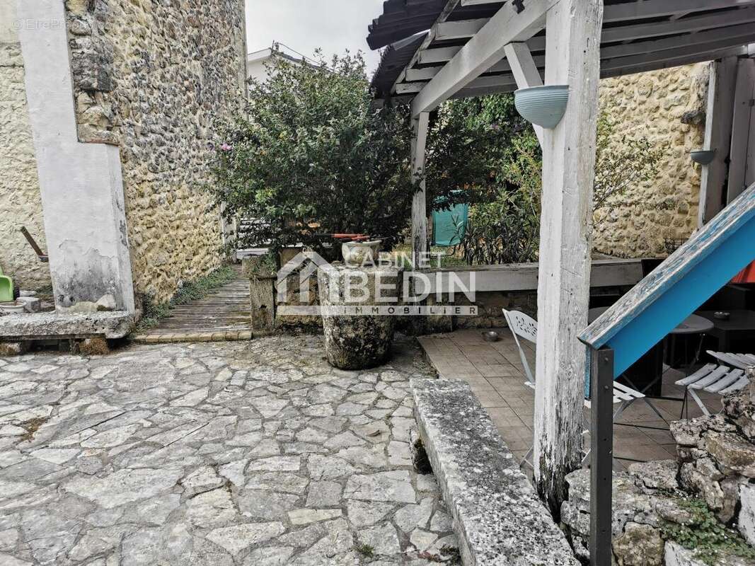 Maison à SAINT-JEAN-DE-BLAIGNAC