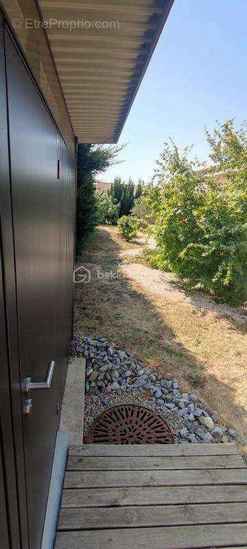 Maison à LACROIX-FALGARDE