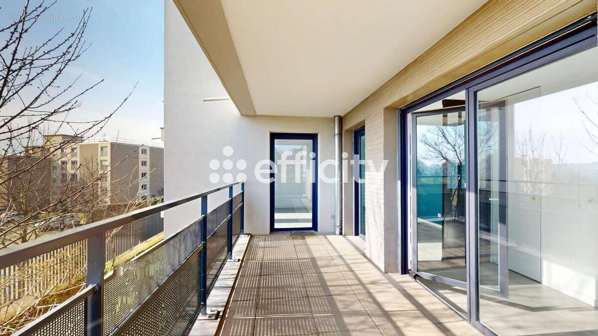 Appartement à SAINT-GENIS-LAVAL