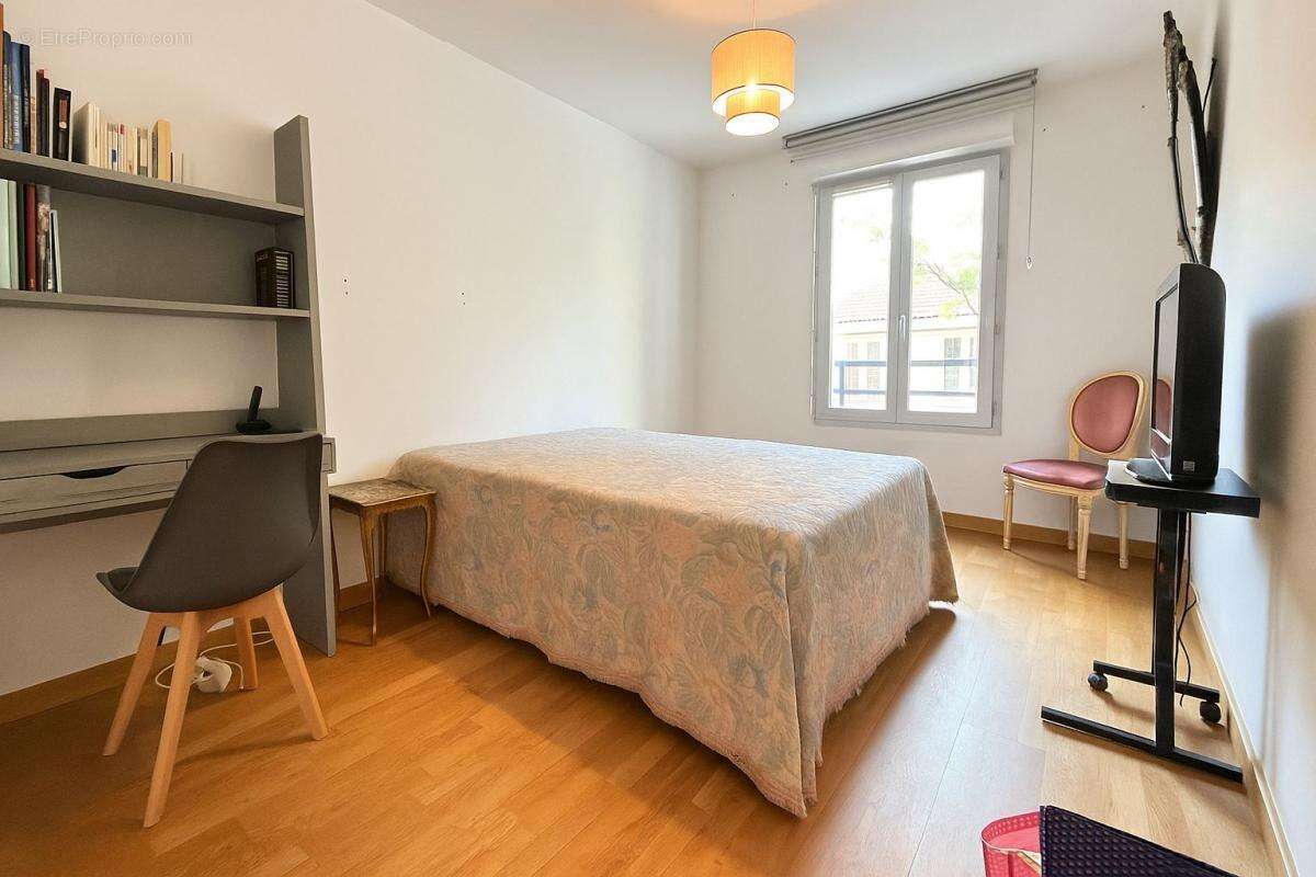 Appartement à LE PERREUX-SUR-MARNE