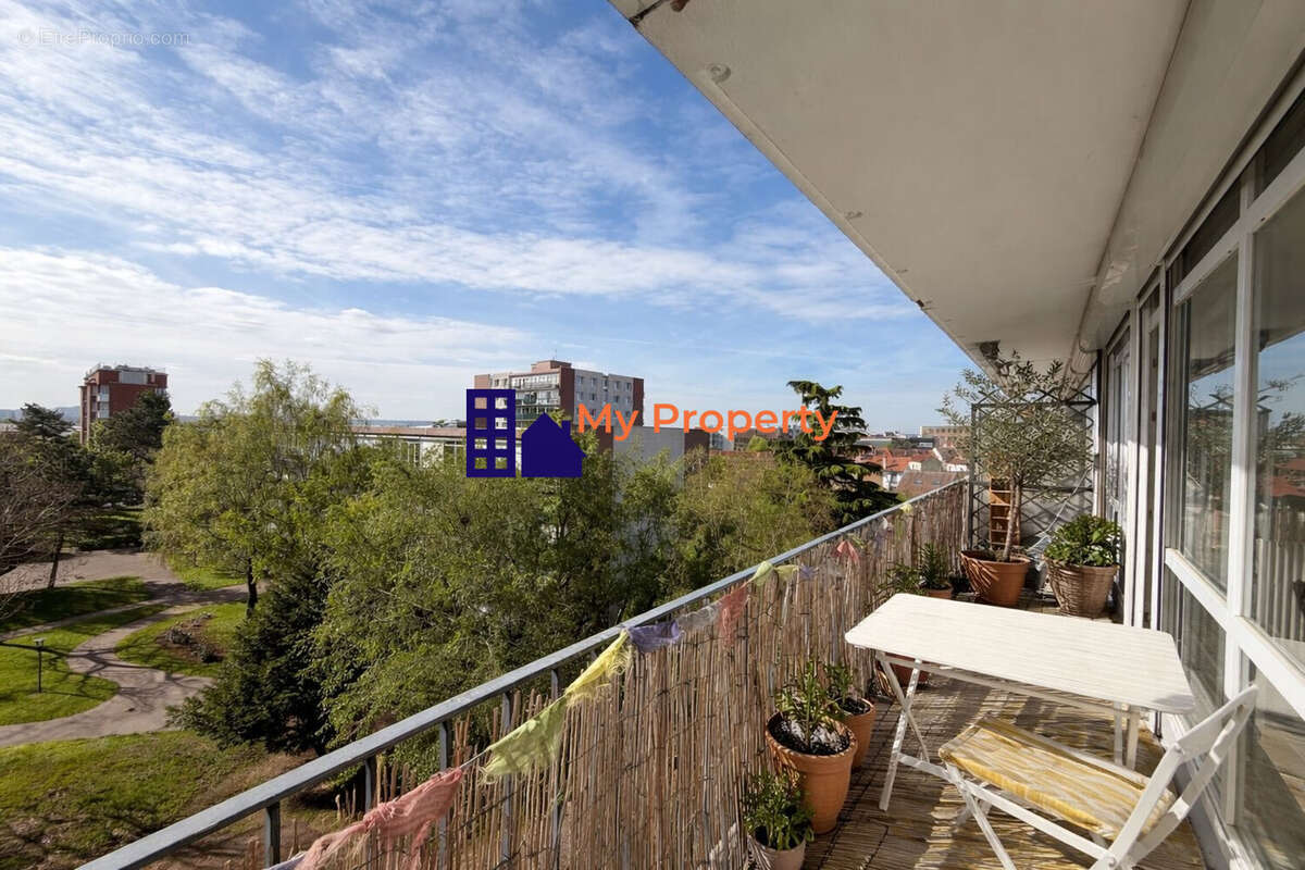 Appartement à HOUILLES