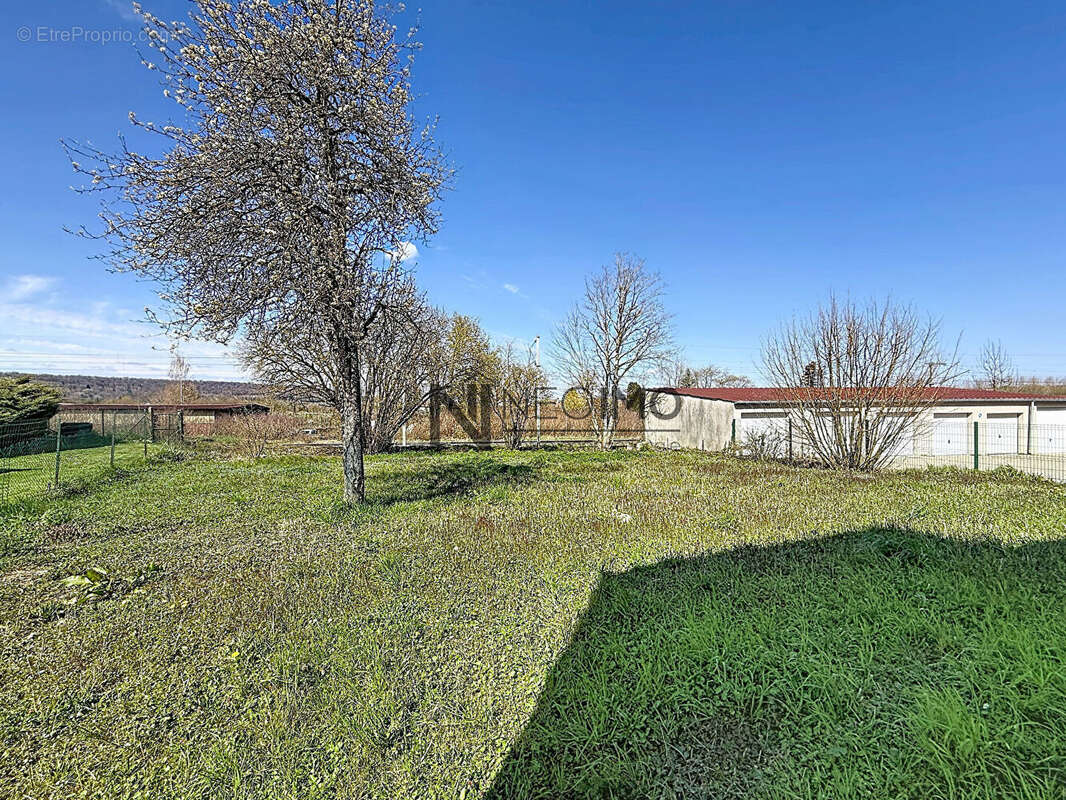 Maison à NEUFCHATEAU