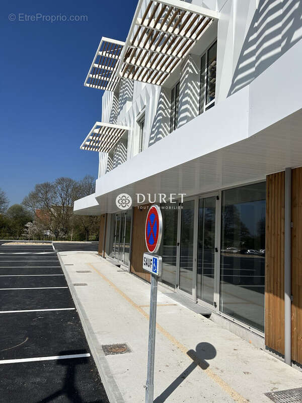 Commerce à LES HERBIERS