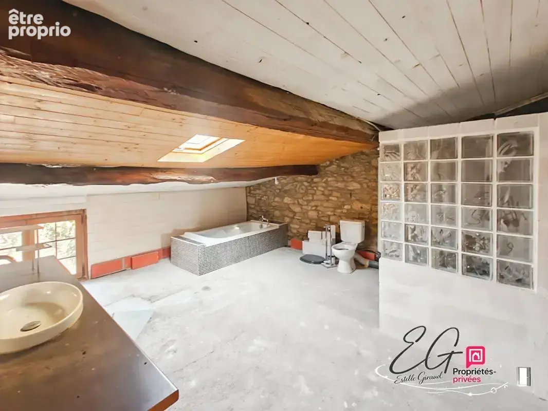 Maison de caractère traversante avec terrasse, atelier et vaste garage - photo 12