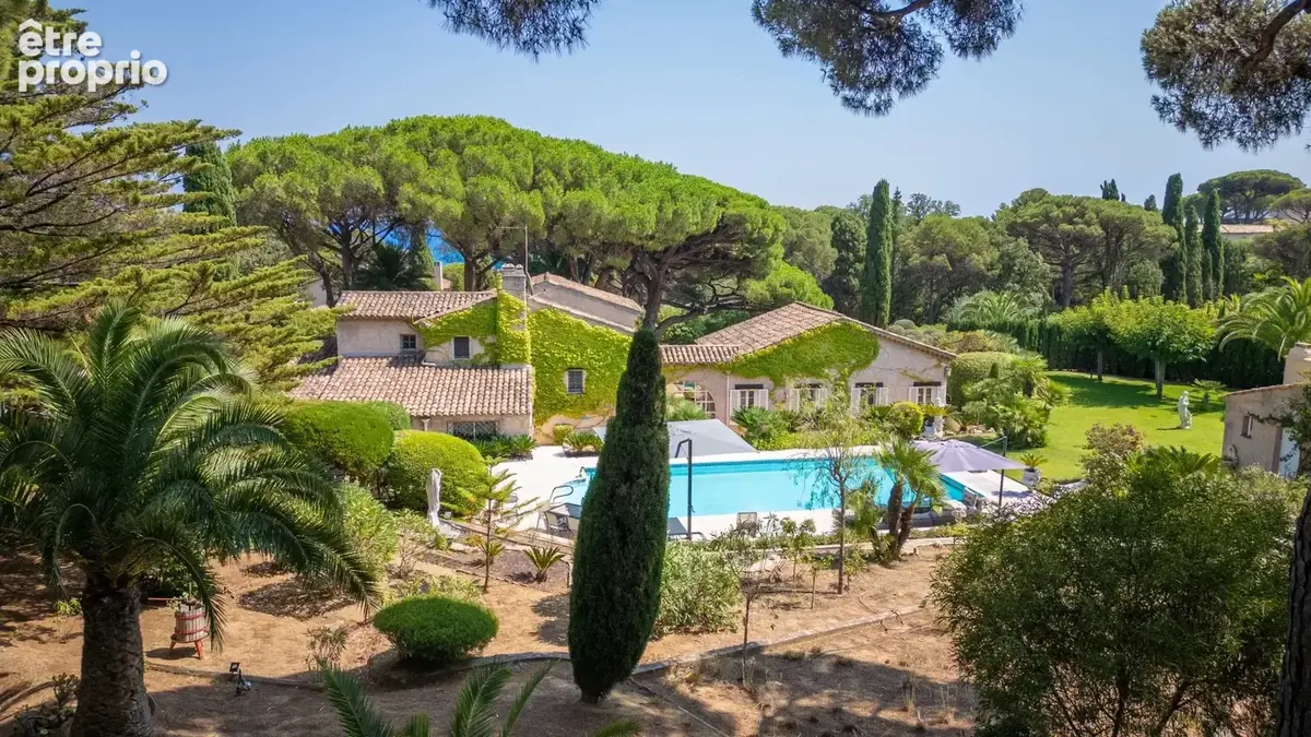 Mas de caractère de 1938 dans un domaine privé, parc de 6 450 m² à deux pas des plages - photo 2