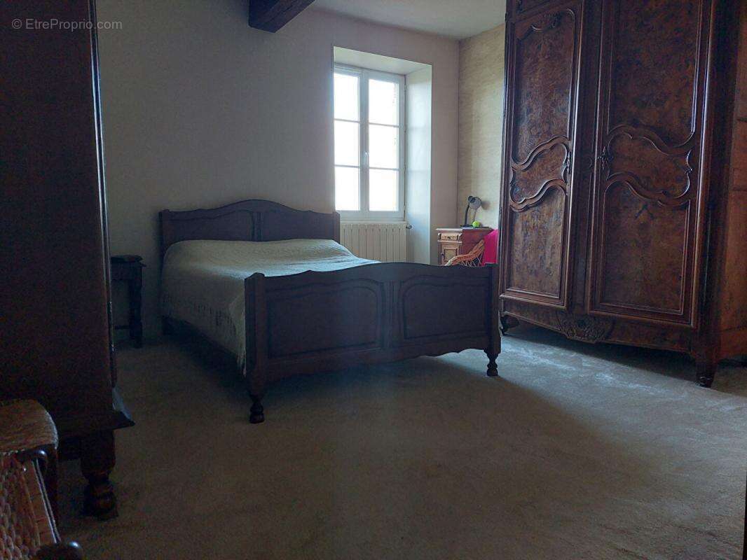 Maison à SAINT-LAURENT-EN-BRIONNAIS