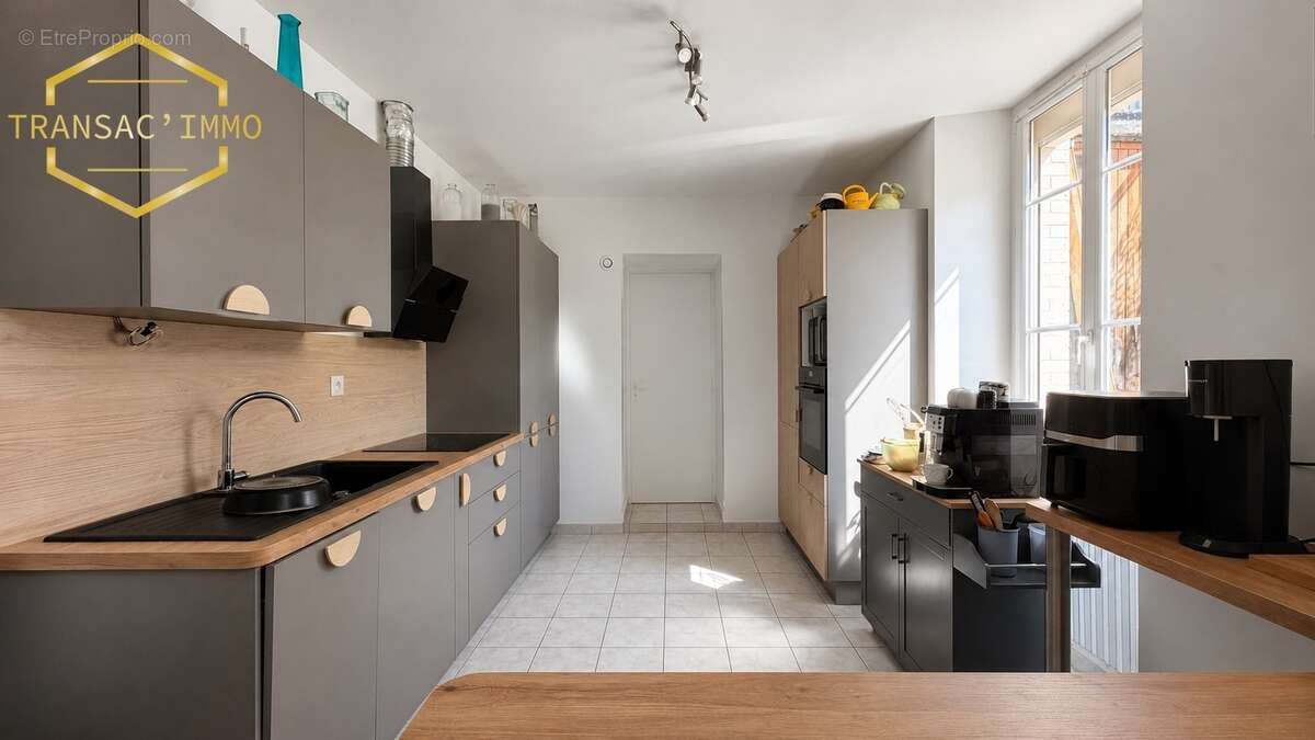 Maison 150 m² à Saint-Georges-De-Commiers  - photo 4