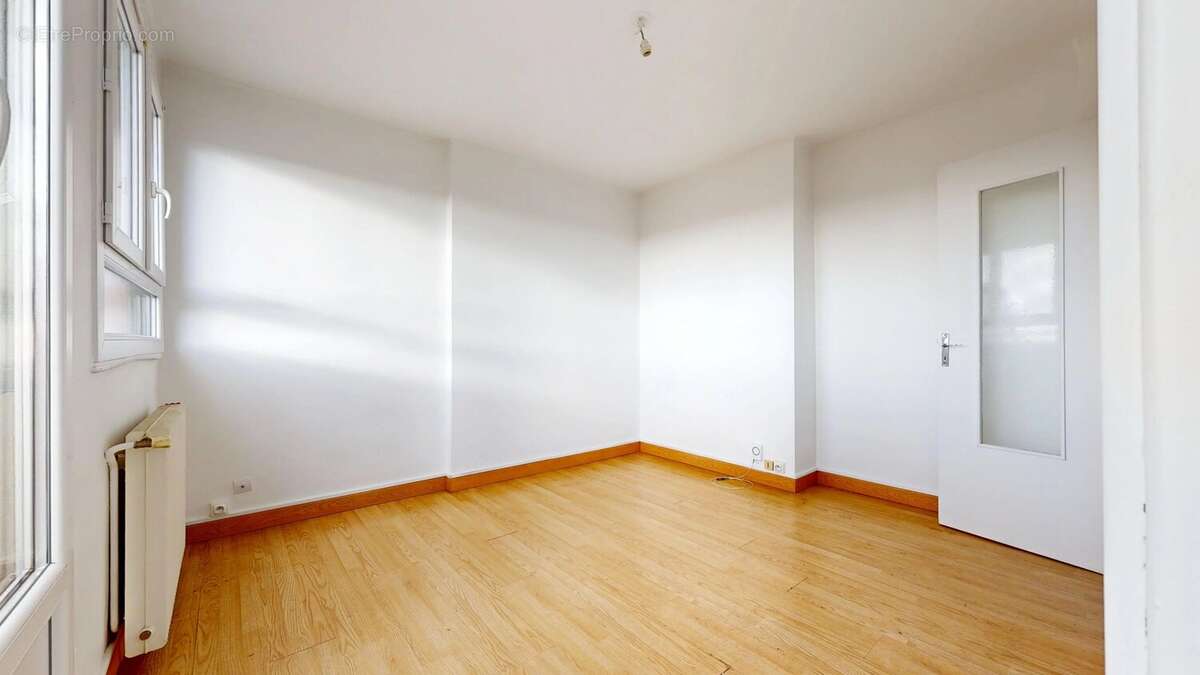 Appartement à LES PAVILLONS-SOUS-BOIS