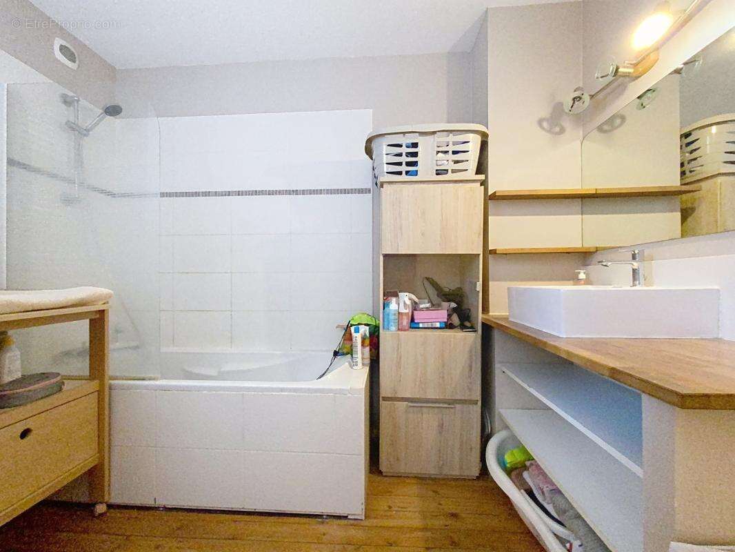 Maison 3 chambres et cour - photo 7