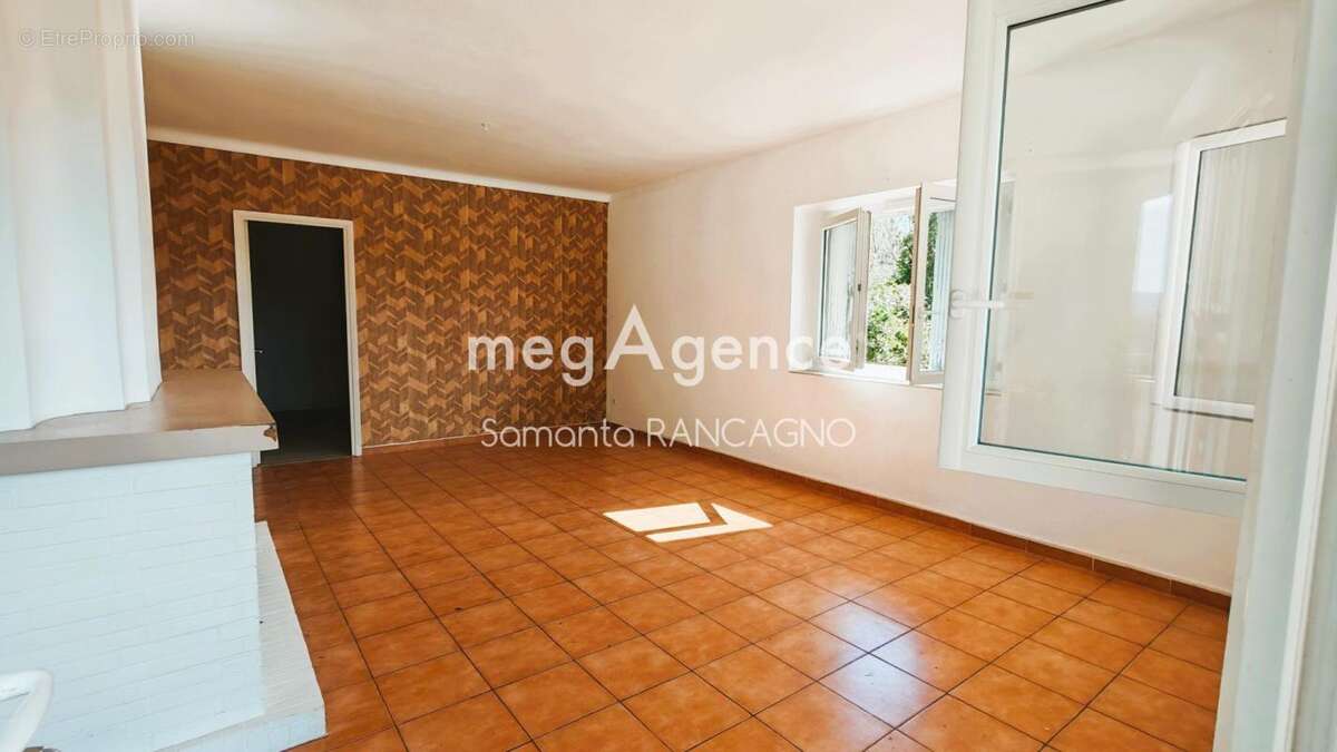 Maison à LE CANNET-DES-MAURES