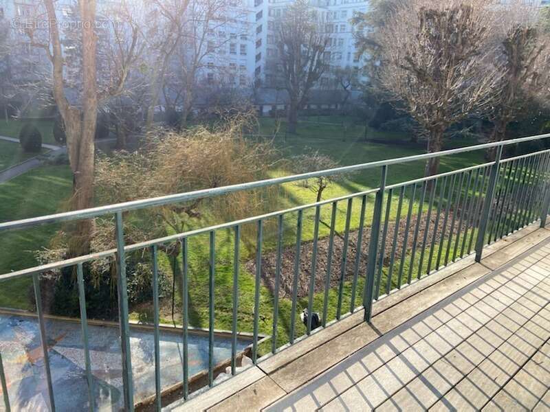 Neuilly sur seine 92200 rue longchamp - aux encheres - appartement t4 meuble/terrasse balcon+cave - photo 6