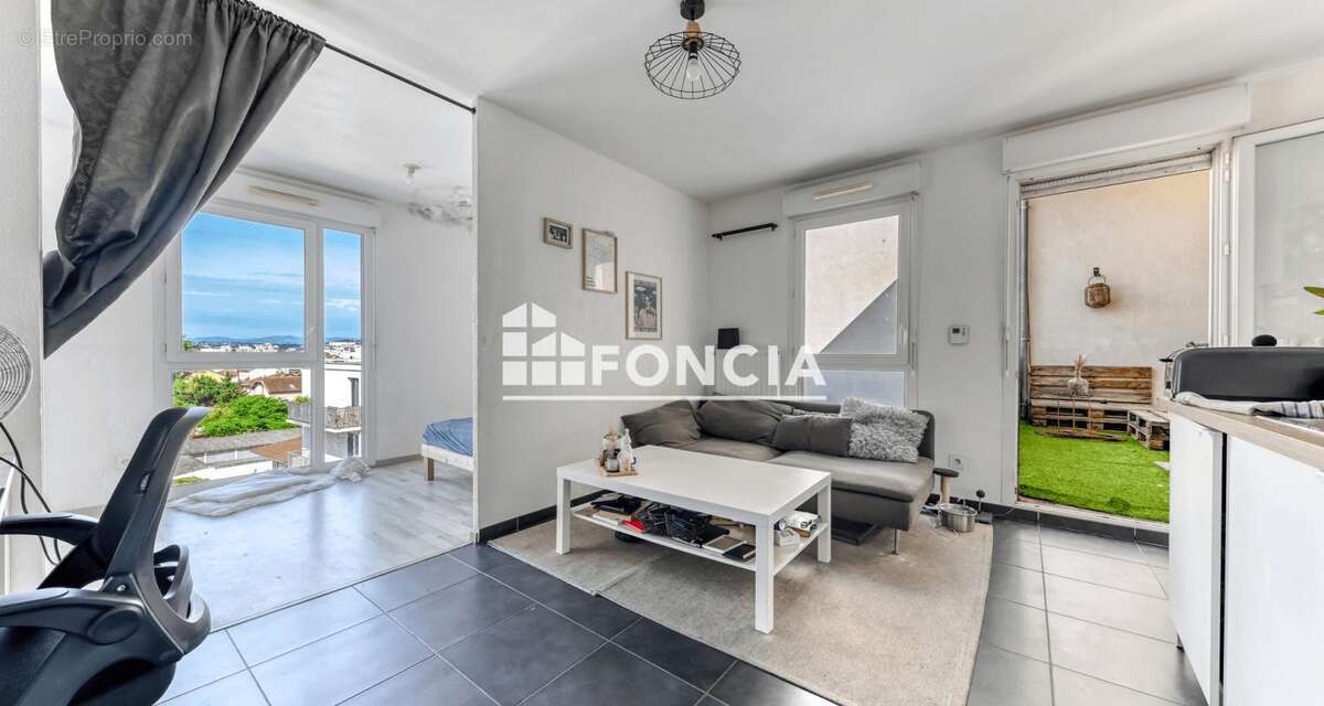 Appartement à LYON-8E
