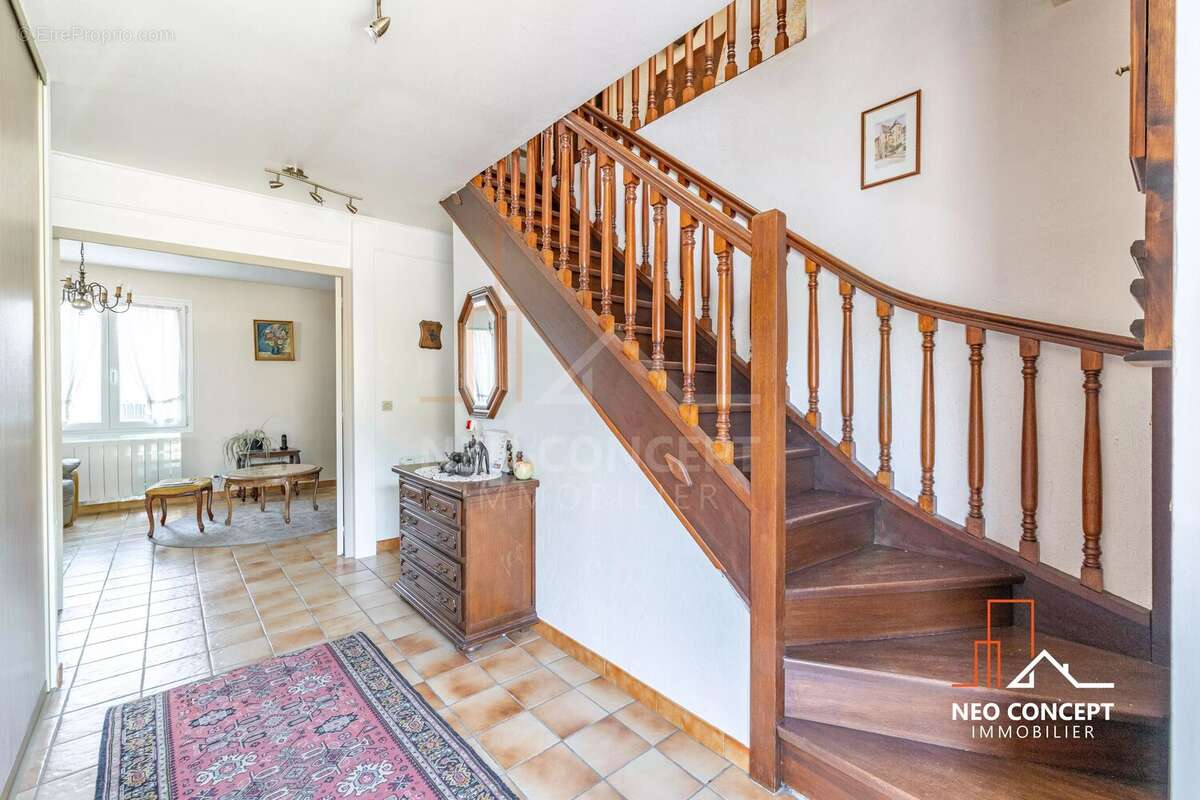 Maison familiale 124 m² habitables – 149 m² au sol – Terrain de 7,16 ares - photo 5