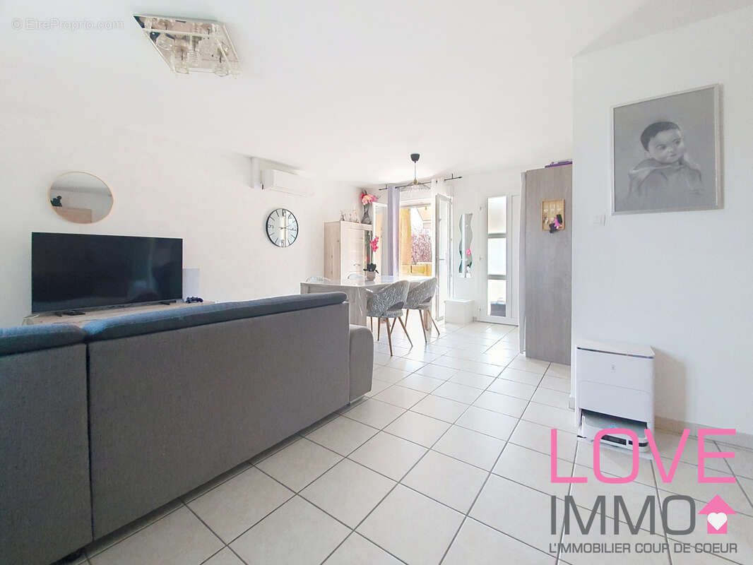 Appartement à LA BATIE-DIVISIN