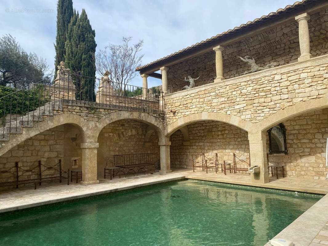 Magnifique château, niché dans un village médiéval - photo 4