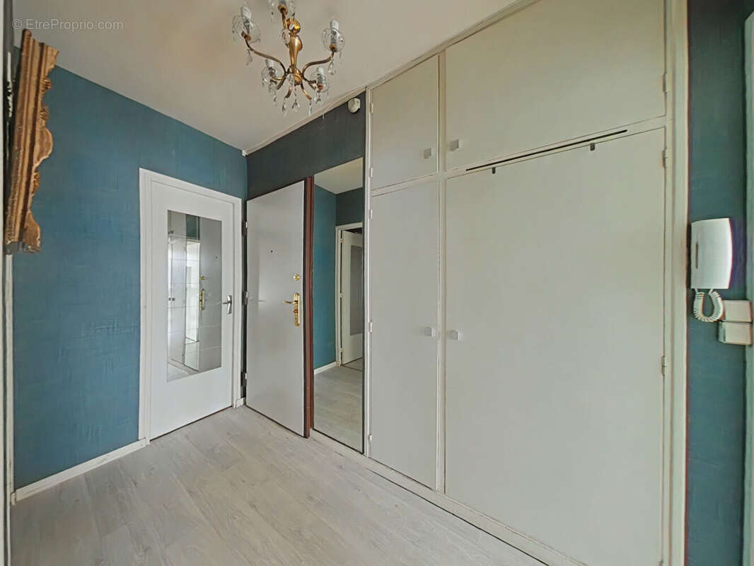 Appartement à FONTENAY-LE-FLEURY