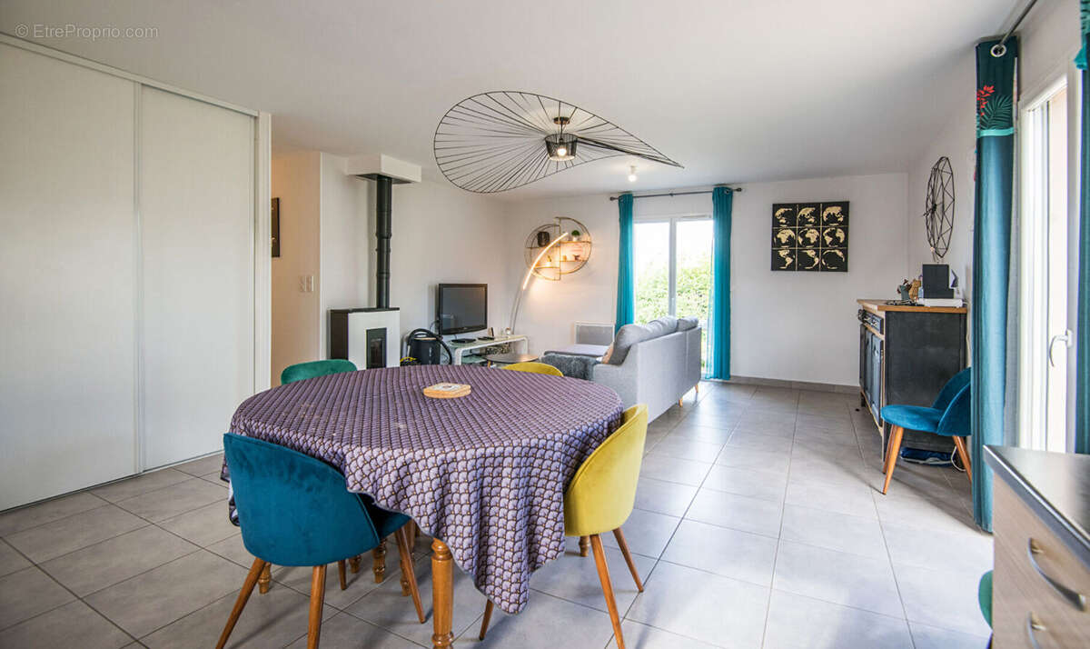 Maison à BARAQUEVILLE