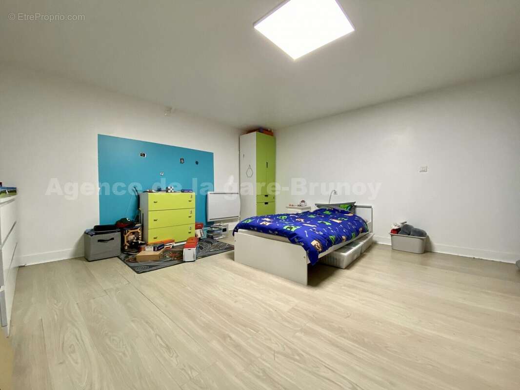 Piece - Appartement à BRUNOY