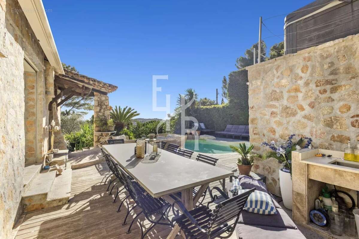 Maison à MOUGINS