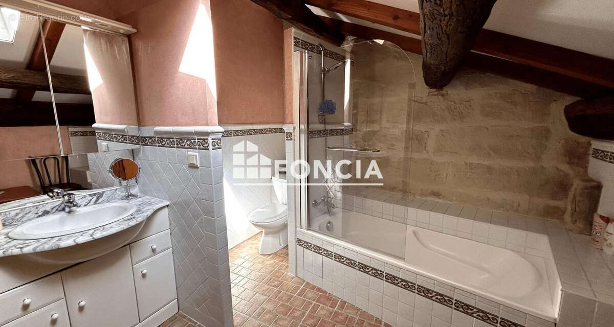 Uzès centre historique – Maison d'exception 111 m² avec cour privative et parking - photo 5
