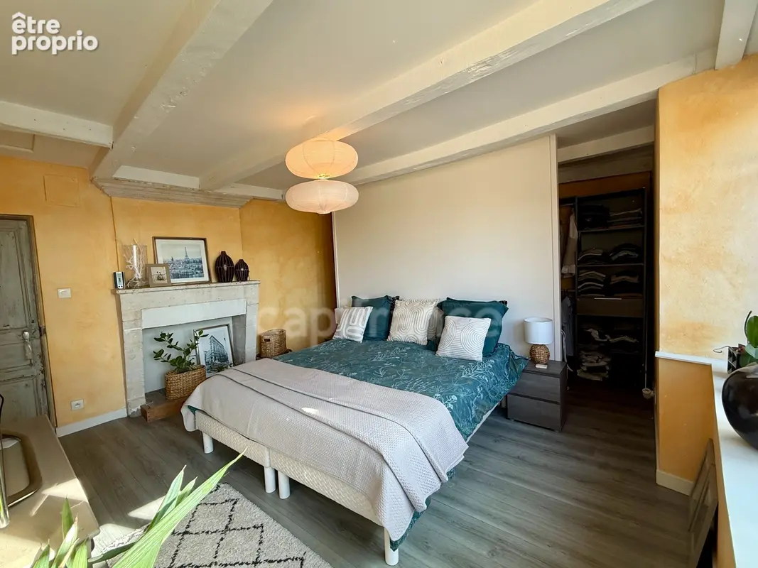  CHAMPDENIERS – Maison de caractère rénovée de 175 m² avec 135 m² de dépendances et fort potentiel - photo 13