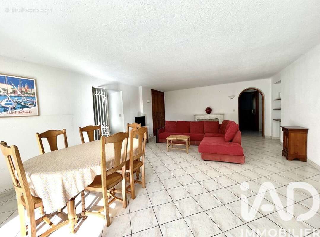 Appartement 110 m² à Saint-Raphael  - photo 4