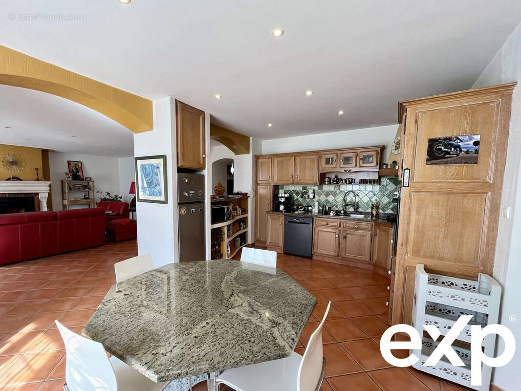 Maison à SAINT-LAURENT-DE-NESTE