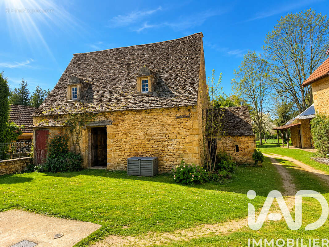 Photo 3 - Maison à MARCILLAC-SAINT-QUENTIN