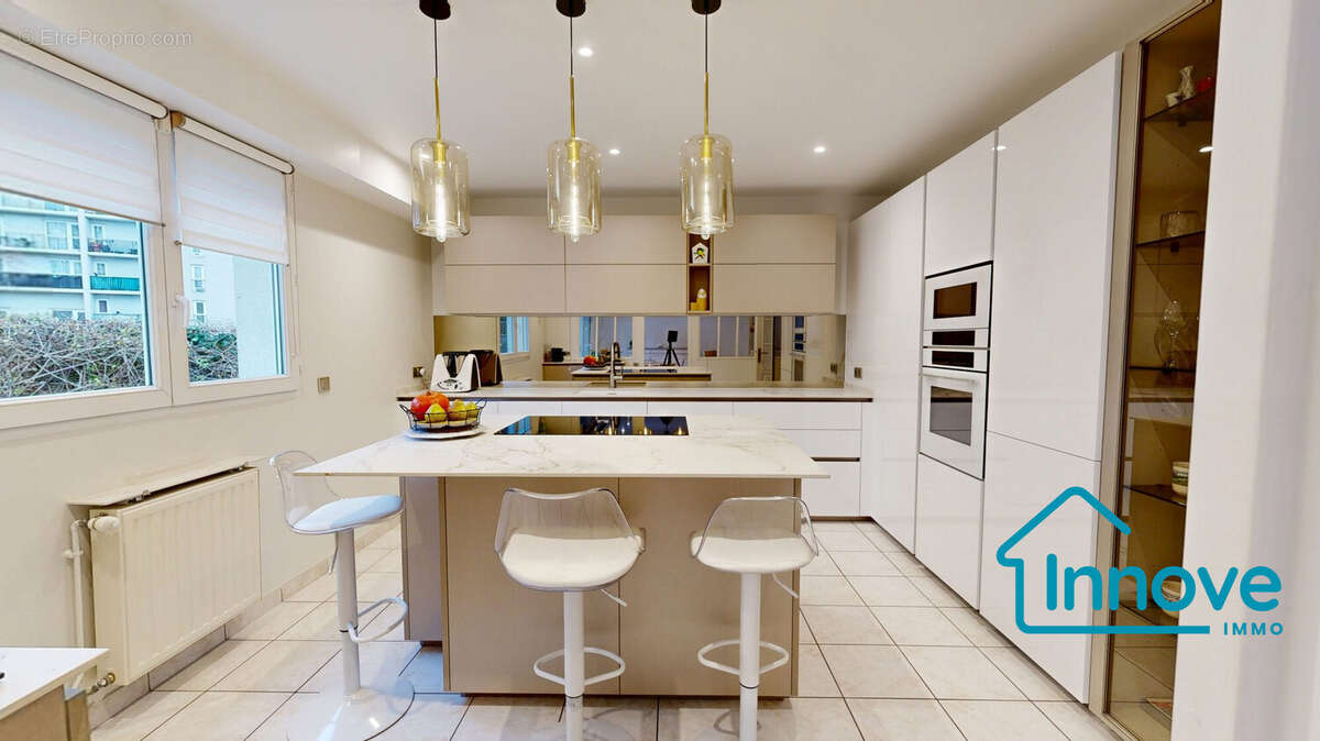 Maison à LA CELLE-SAINT-CLOUD