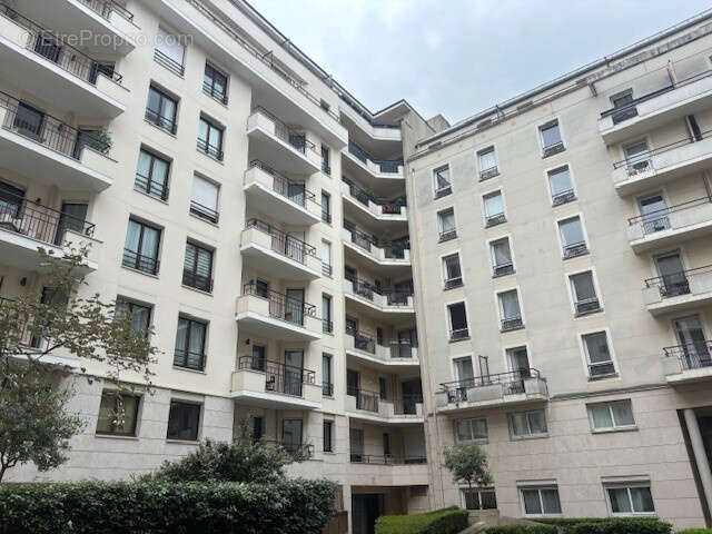 Appartement à ISSY-LES-MOULINEAUX