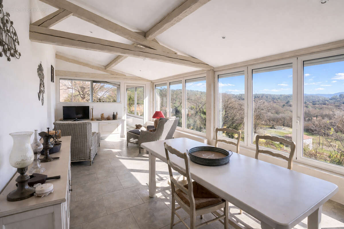 Maison à FLASSANS-SUR-ISSOLE