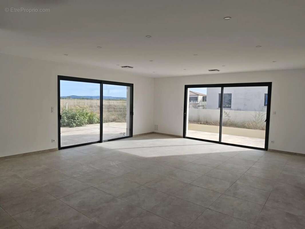 Maison neuve plain pied type 4 avec garage et piscine - photo 3