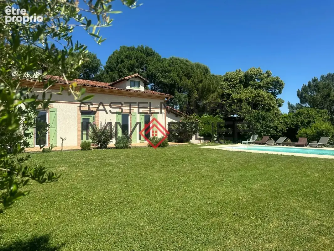 Maison de caractère de 260 m2 sur 2500 m2 de parcelle - photo 1