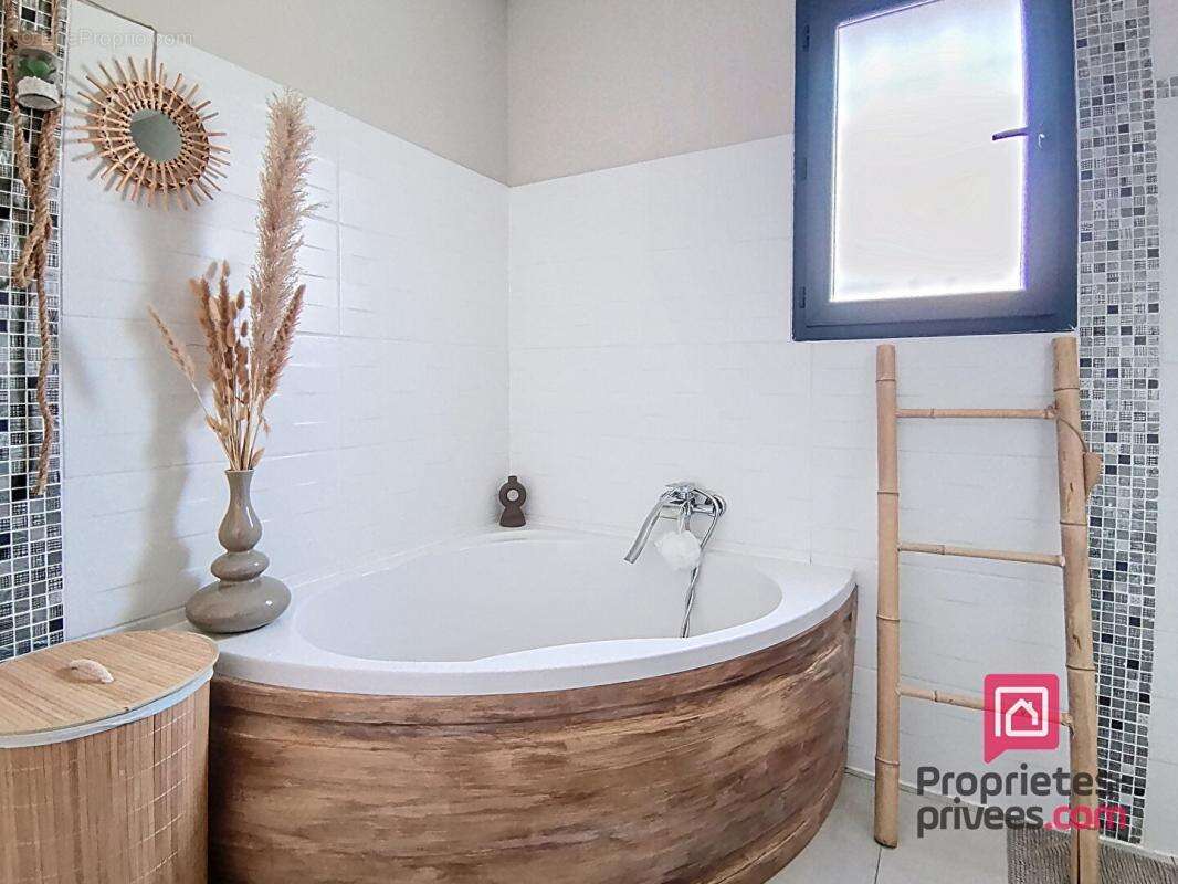 Maison à SAINT-MAXIMIN-LA-SAINTE-BAUME