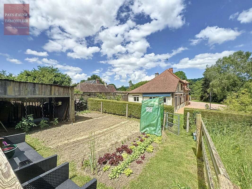 Maison à SAINT-PIERRE-SUR-DIVES