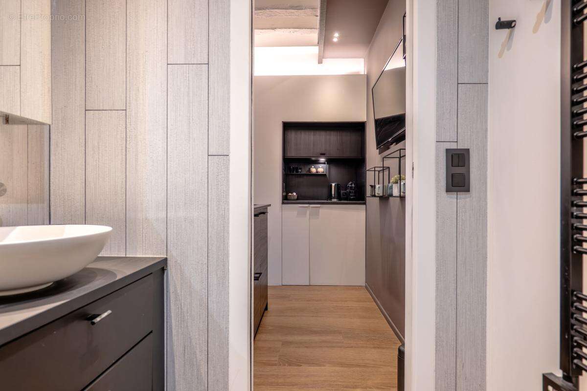 Appartement à PARIS-1E