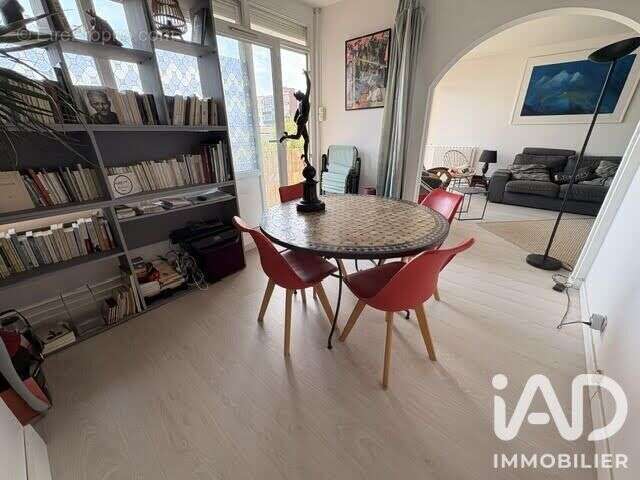 Photo 2 - Appartement à HOUILLES