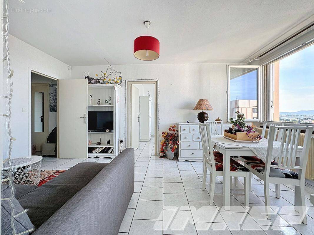 Appartement à MARSEILLE-10E