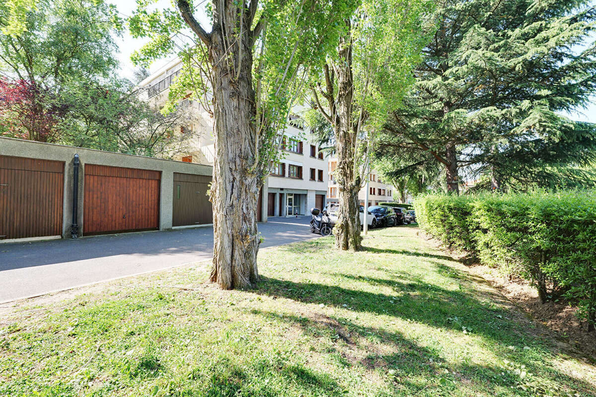 Appartement à FRESNES