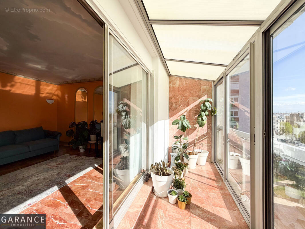 Appartement à PARIS-14E