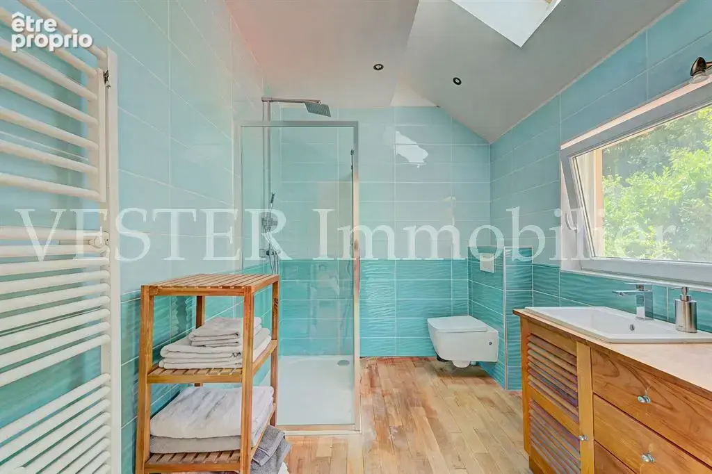 Sur un terrain de 3  000m², très agréable maison familiale d’environ 175m² - photo 14