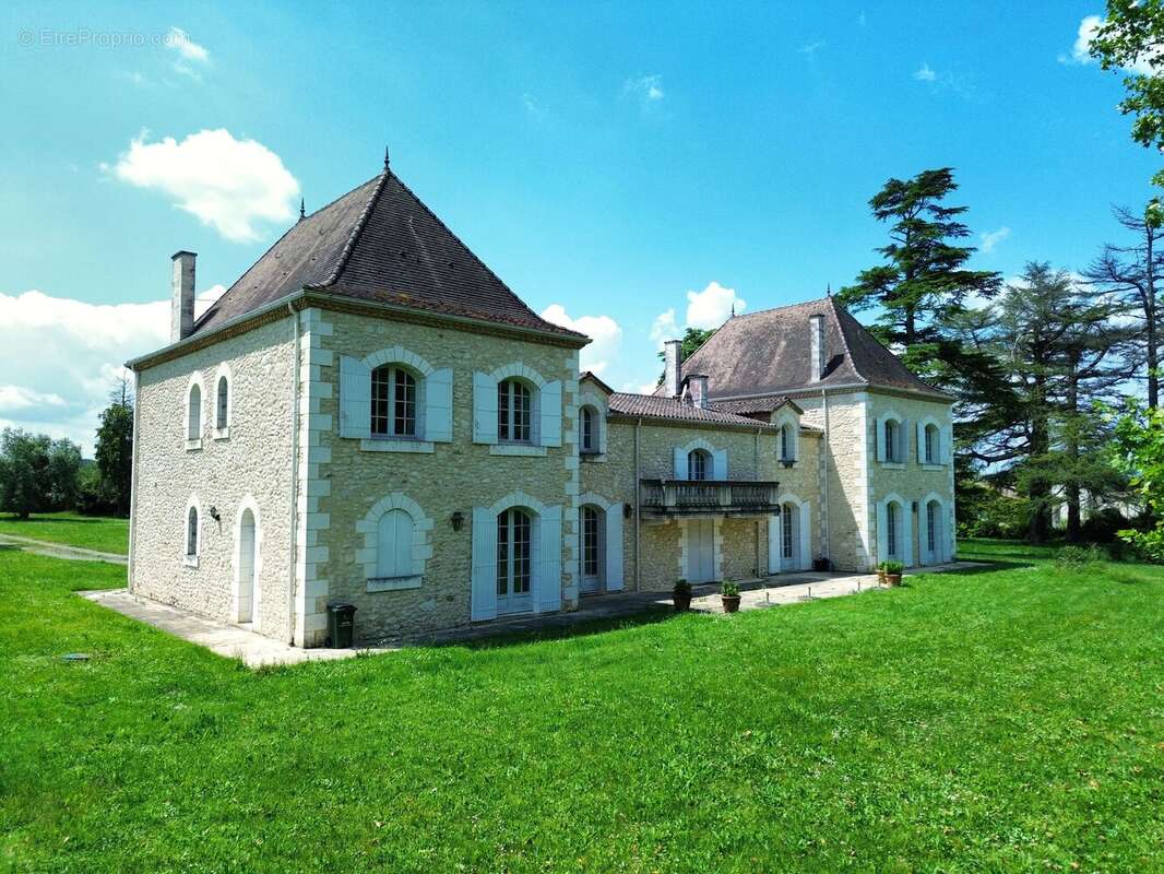 Élégant château de la fin du XXᵉ siècle avec maison d’amis — à 30 minutes de Saint-Émilion - photo 15