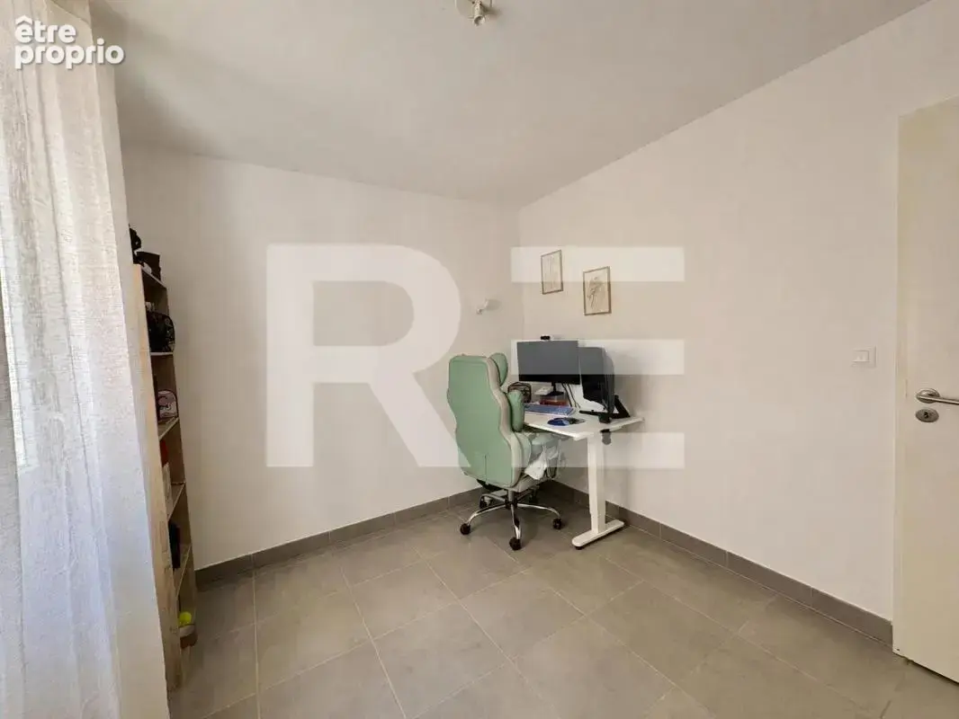 Spécial investisseur - Appartement T3 vendu loué avec terrasse et 2 places de parking - photo 8