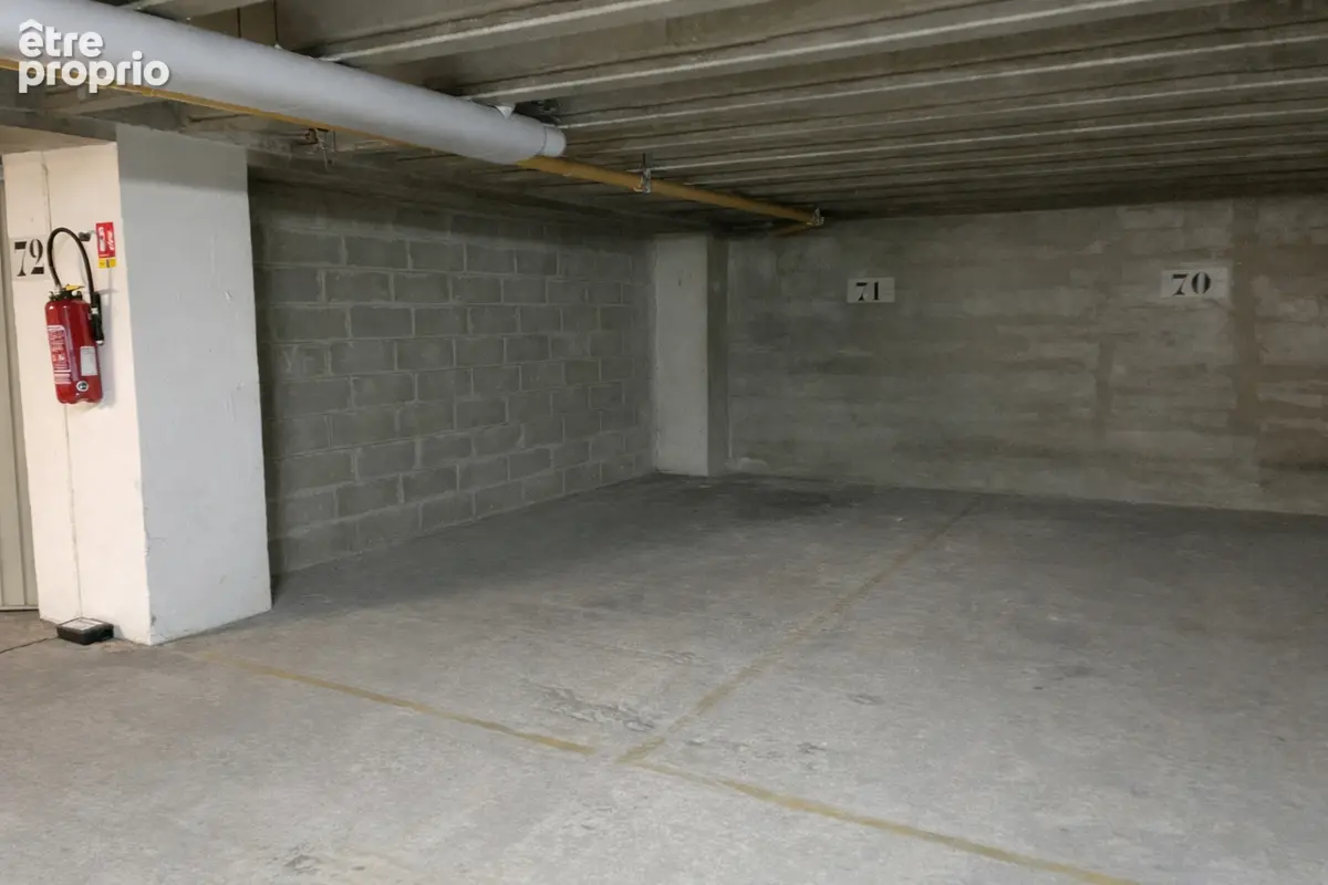 75015 - vaugirard -  2 pieces - 47.05 m² + parking & cave - vue tour eiffel - photo 7