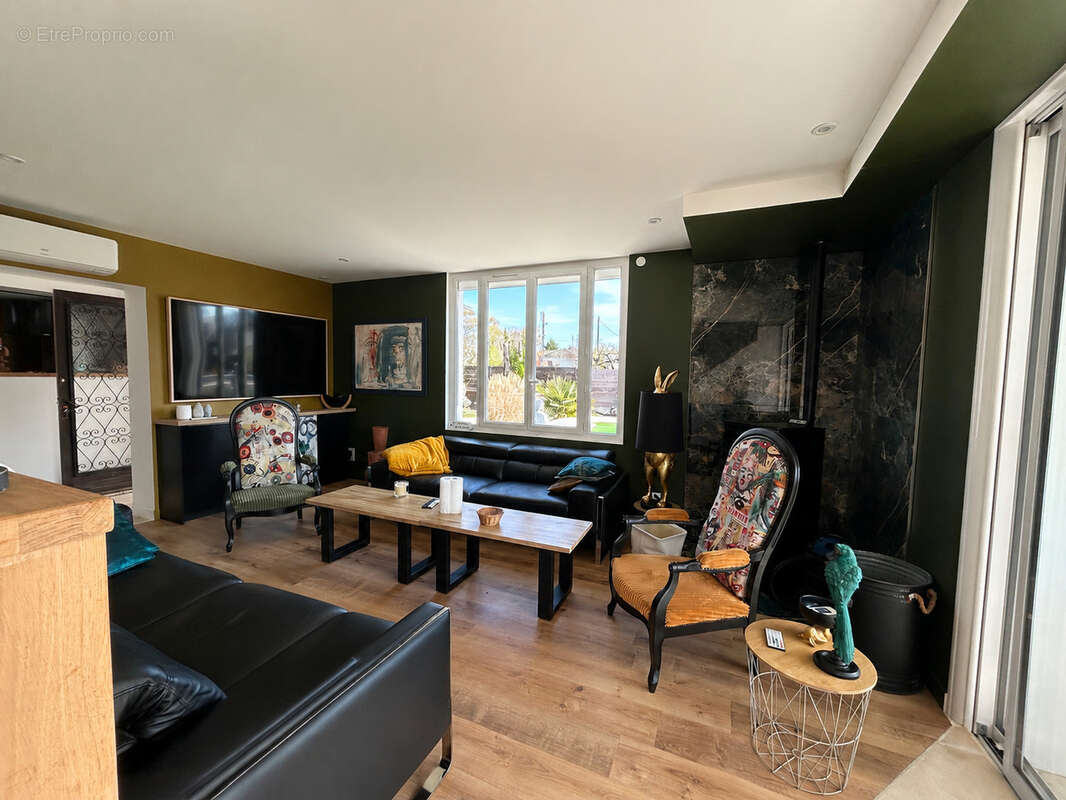 Maison rénovée, habitable de suite, garage, jardin clos avec piscine - photo 8